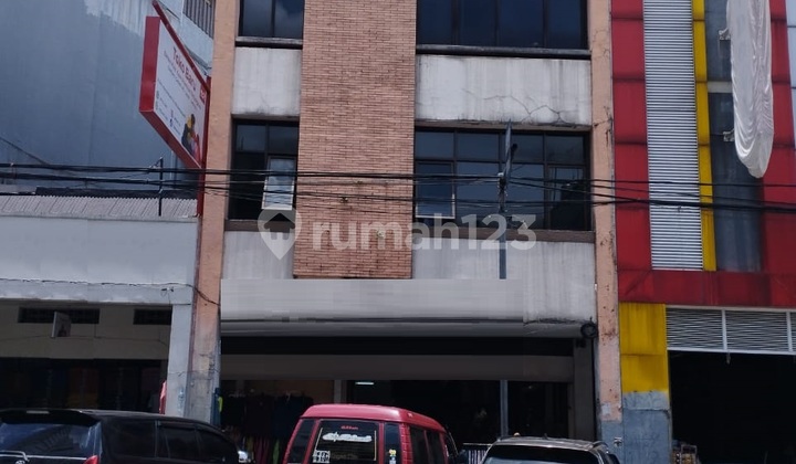 Strategic Shop House Position on Otista Main Road 1