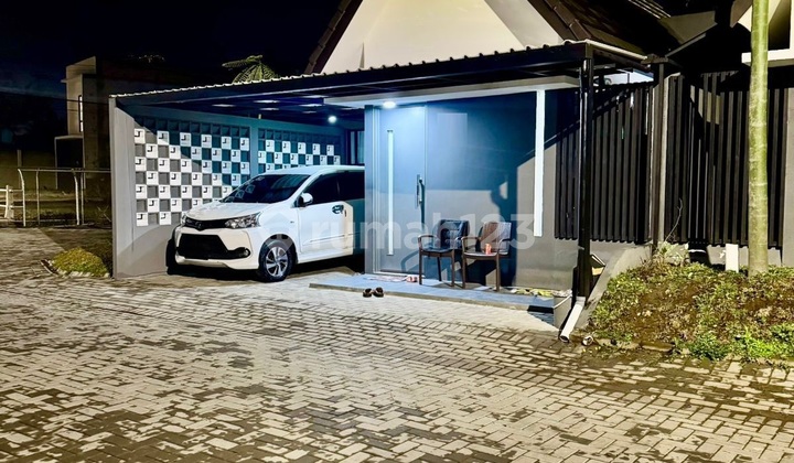 For Sale Hook House in Kopo, Near Hospital & Toll Road