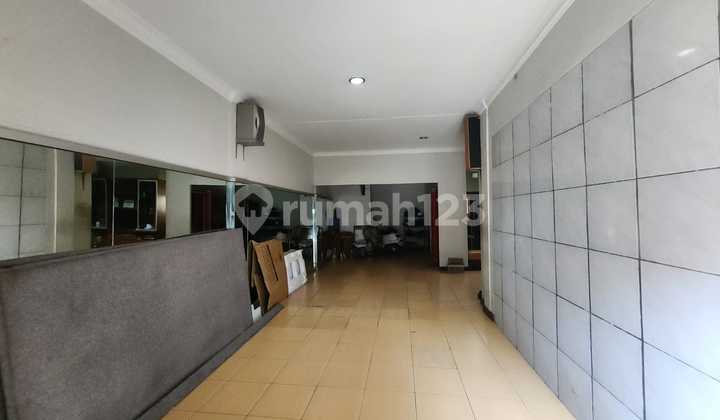 Rumah Bagus Bisa Masuk Mobil Berada di Tengah Kota Bandung di Karasak 2