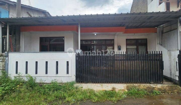 Rumah Siap Huni Ada Dak Dilantai Dua di Taman Kopo Indah 1 1