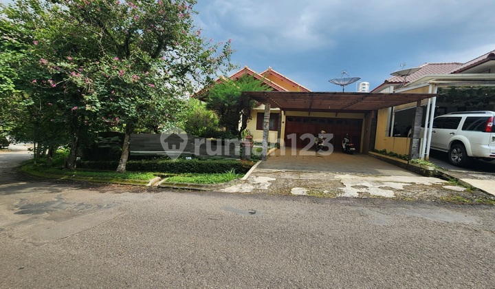 Rumah Full Furnished Berada di Perumahan Terelit Kota Bandung di Dago Pakar Rumah Full Furnished Berada di Perumahan Terelit Kota Bandung di Dago Pakar