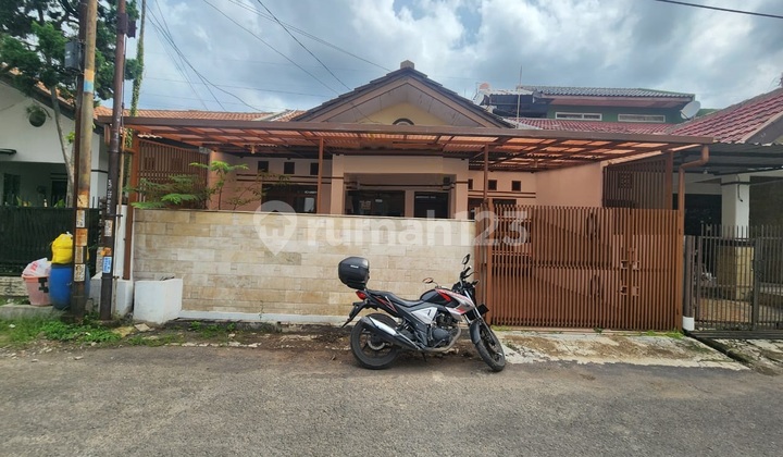 Rumah Siap Huni Lingkungan Nyaman di Taman Kopo Indah 2
