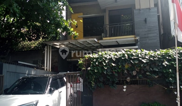 Nice House Located in the Center of Bandung City in Sumur Bandung Nice House Located in the Center of Bandung City in Sumur Bandung