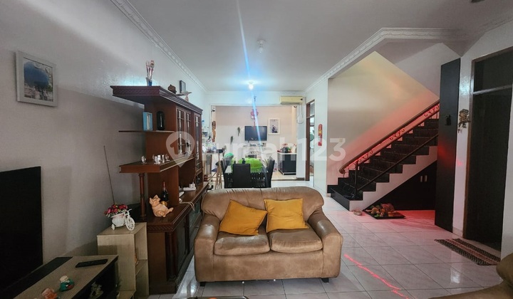 Modern House in Taman Kopo Indah 3 - Strategic Location