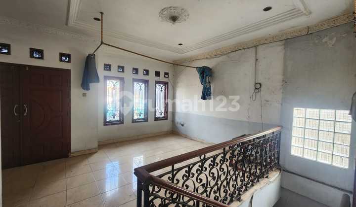 Strategic Shop House in Cigondewah - Center for Fabric Stores