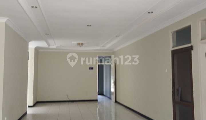 Rumah Terawat Siap Huni di Sarijadi Bisa Disewakan 2