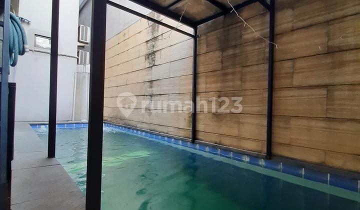 Premium Boarding House in Downtown Bandung with Swimming Pool on Sriwijaya Street. 2