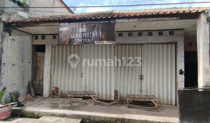 House Suitable for Residence and Business in Sukamenak