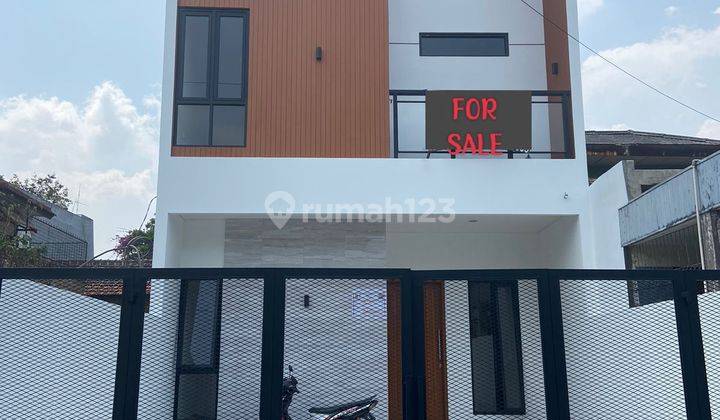 Rumah Baru Minimalis Sayap BKR 1