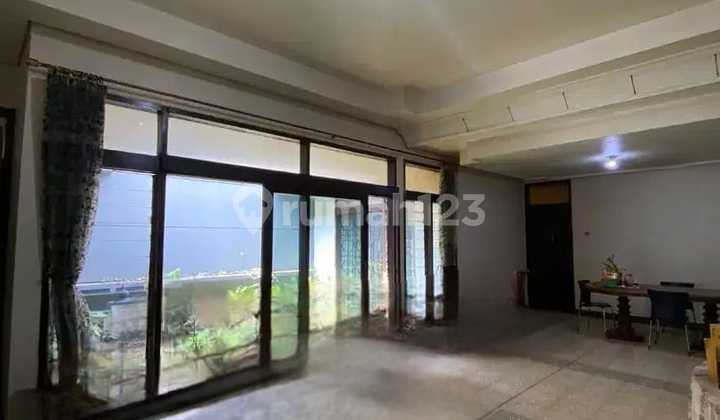 For Rent Spacious House Suitable for Office