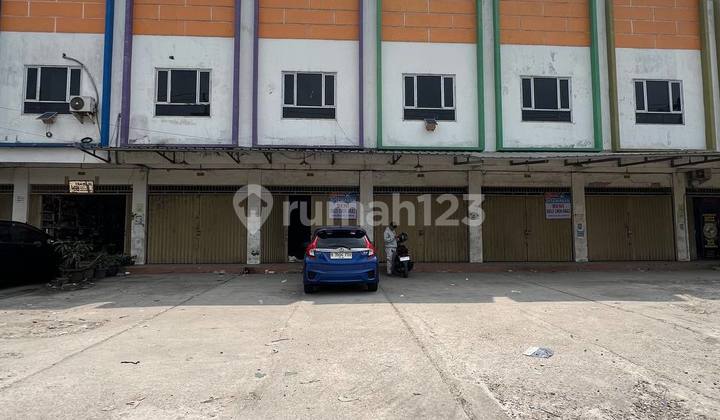 Strategic shop house with spacious parking in Kalimalang, West Cikarang, Bekasi.