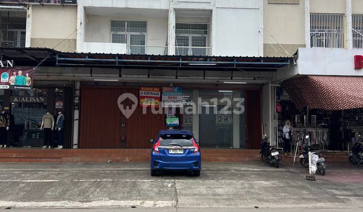 Attached Shophouse for Rent in Mutiara Gading Timur Housing, Bekasi City 2