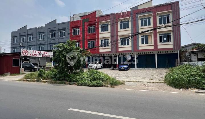 3-story shophouse with spacious parking in Kalimalang, Cibitung, Bekasi 2