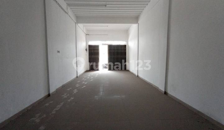 Strategic shop house with spacious parking in Kalimalang, West Cikarang, Bekasi.