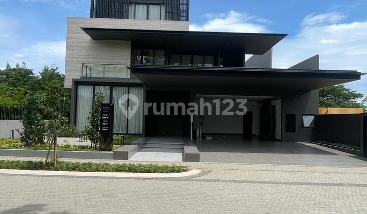Rumah Super Kaya Luas Tanah 900 M2 - Botanic Villa Navapark BSD City