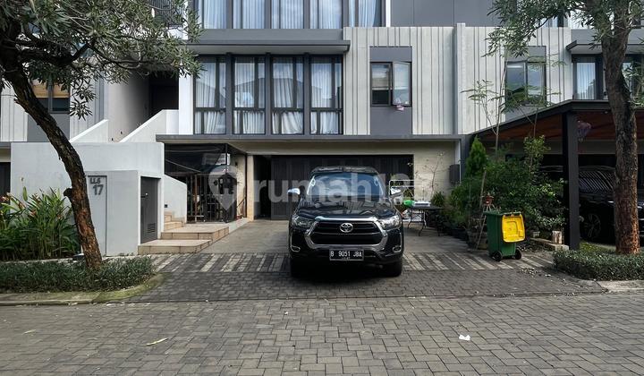 With Kolam Renang Rumah Mewah Cluster Lakewood Navapark - Bsd City