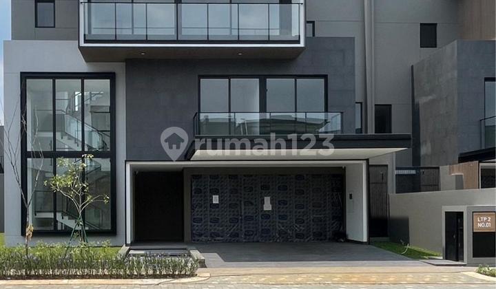 RUMAH MEWAH 4 LANTAI SIAP PAKAI - CLUSTER LAYTON NAVAPARK BSD CITY