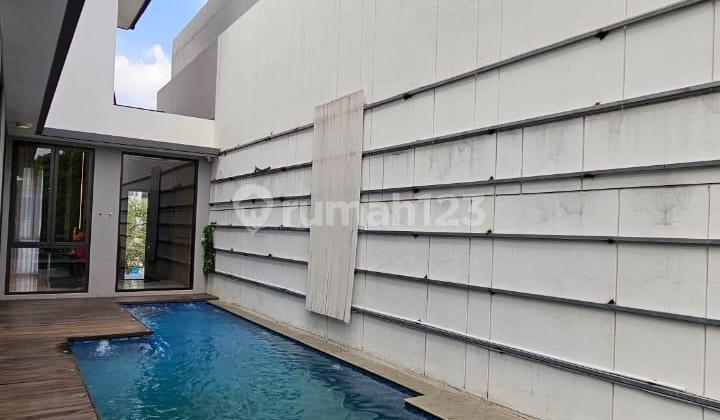 With Pool Rumah Mewah Navapark Cluster Lakewood - Bsd City