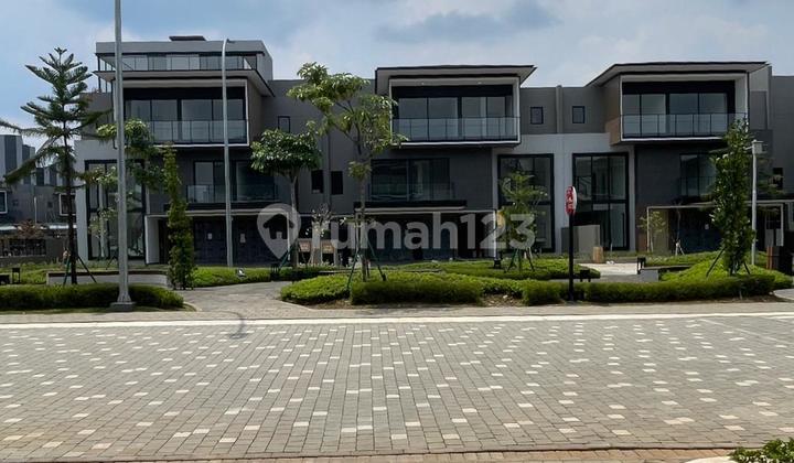 Boulevard Depan Taman Cluster Layton Navapark BSD City - bisa KPR Boulevard Depan Taman Cluster Layton Navapark BSD City - bisa KPR