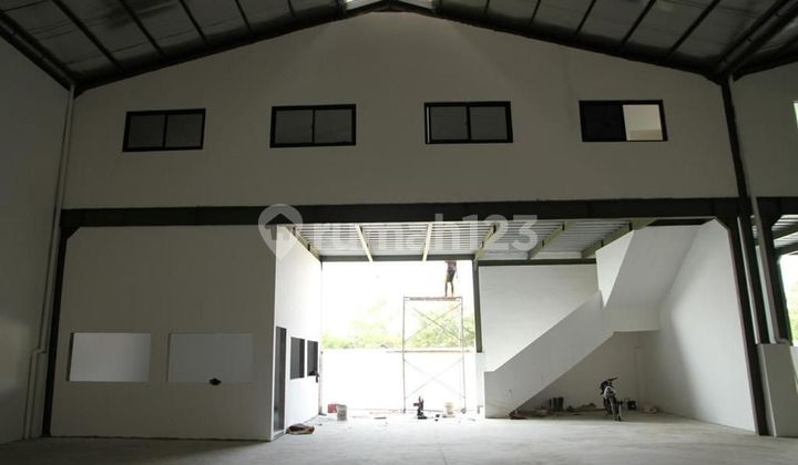 For sale/lease warehouse 2000