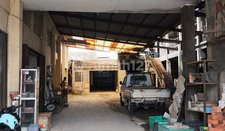 For sale, used building shop located on Sipon Irrigation Road.