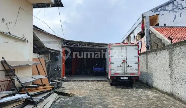 Warehouse for Rent on Cendana Street, South Kreo Warehouse for Rent on Cendana Street, South Kreo