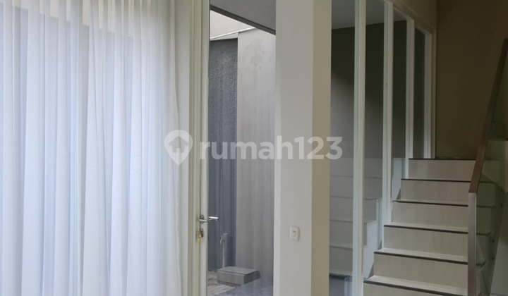 Rumah Furnished di Perumahan Graha Candi Golf , Semarang Selatan Baru 2