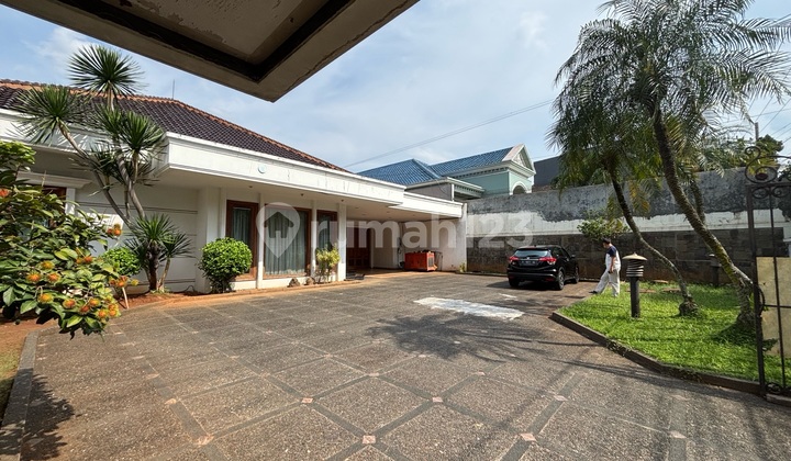 Rumah Pinggir Jalan Sultan Agung 1