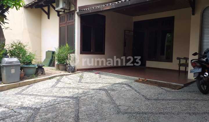 Rumah bagus & bersih lokasi bagus dekat jalan Urip Sumoharjo 2