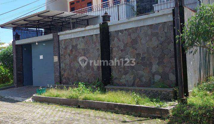 Rumah 2lantai lokasi bonafide Solo Baru, belakang Carrefour 1