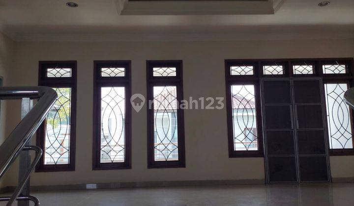 Rumah 2lantai lokasi bonafide Solo Baru, belakang Carrefour 6