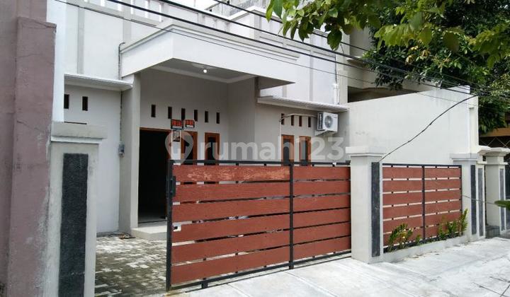 Rumah sewa bagus, terawat, luas & nyaman dekat Solo Square, Kerten, Purwosari, Solo 2