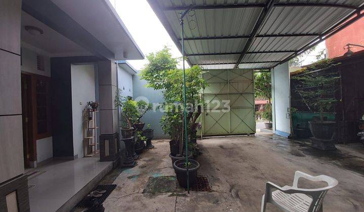 Rumah hitung tanah dekat jalan Slamet Riyadi, Solo 2