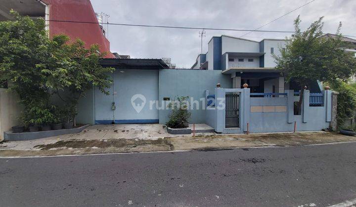 Rumah hitung tanah dekat jalan Slamet Riyadi, Solo 13