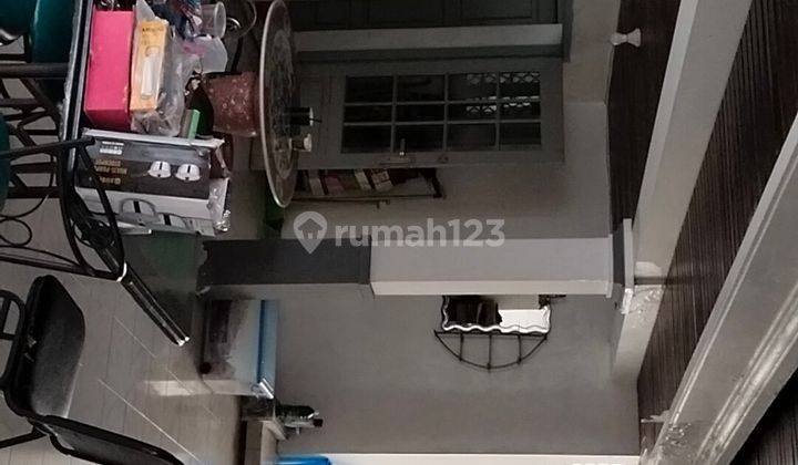 Rumah SEWA bagus & strategis di Solo Kota, cocok utk klinik, dokter praktek bersama 8