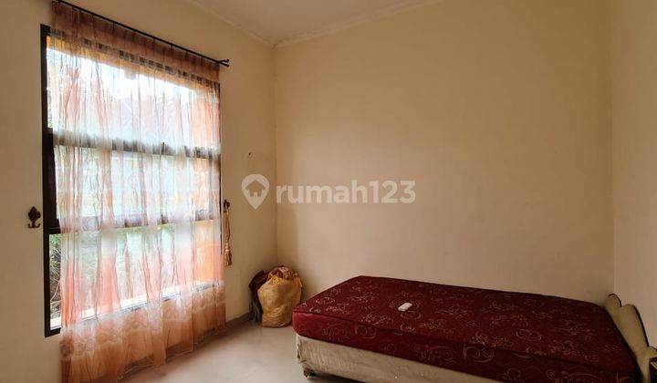 Rumah sewa cantik  2lantai di cluster Solo Baru, semi furniture 11