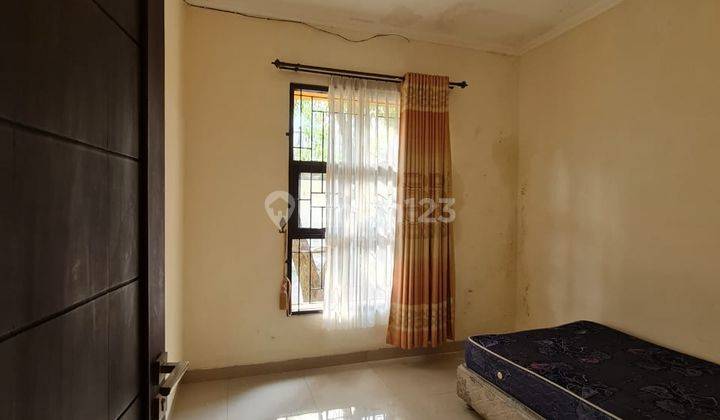 Rumah sewa cantik  2lantai di cluster Solo Baru, semi furniture 29