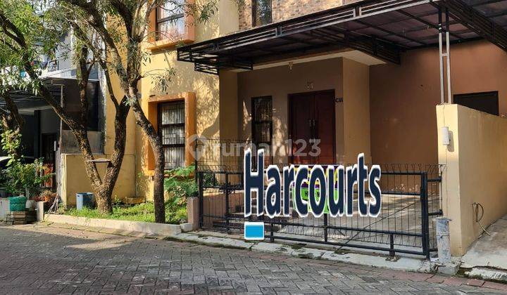 Rumah sewa cantik  2lantai di cluster Solo Baru, semi furniture 30