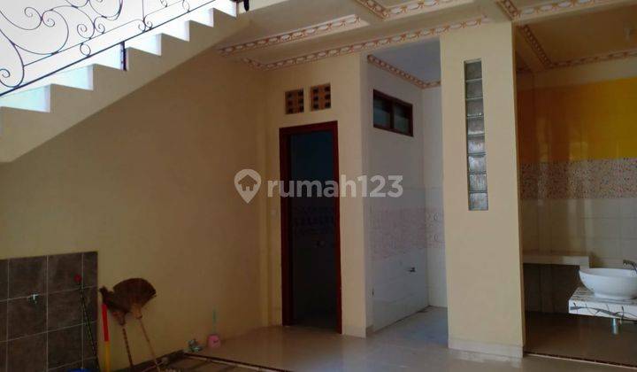 Rumah cluster cantik 2 lantai siap pakai, lokasi strategis  5