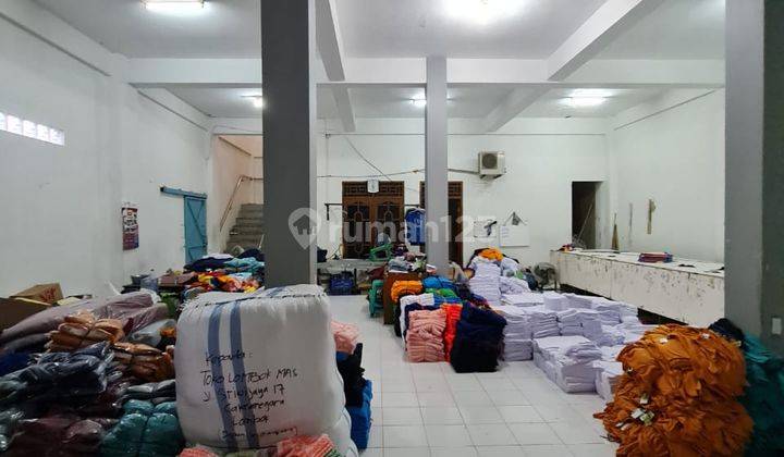 Rumah & ruang usaha 2 lantai dekat Veteran, Solo 5
