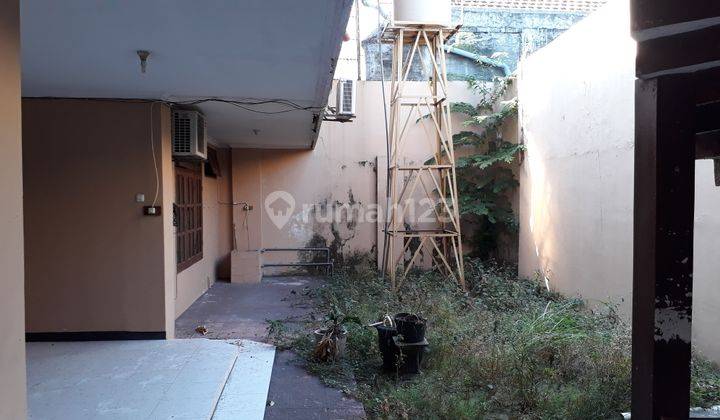 Rumah cantik 2 lantai lokasi strategis tengah kota Solo 2