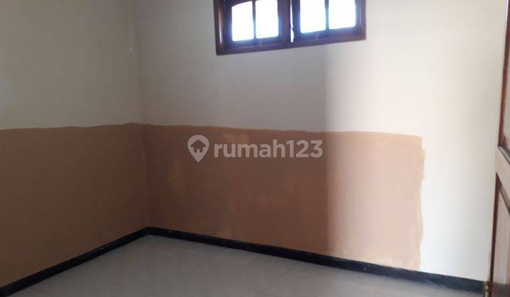 Rumah cantik 2 lantai lokasi strategis tengah kota Solo 3