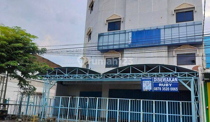 Ruko bagus siap pakai lokasi strategis dekat Paragon Mall solo 1