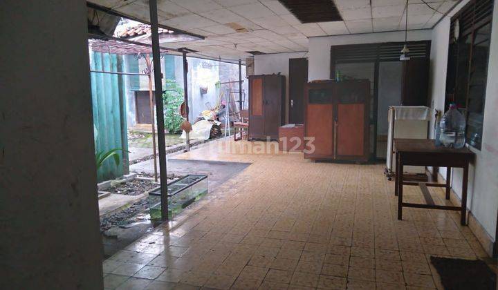 Rumah lama lokasi bagus dan strategis di Laweyan solo 2