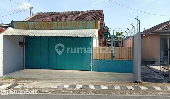 Rumah Bonus Ruang Usaha Toko Area Solobaru 2