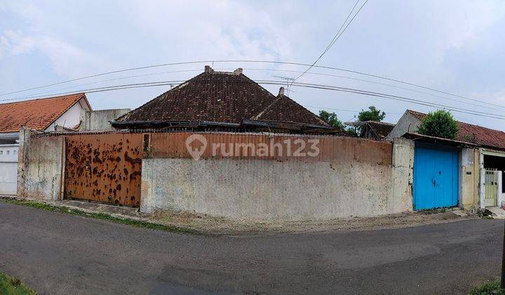 Rumah Lama Hitung Tanah Dekat Sekolah Ternama Solo 2