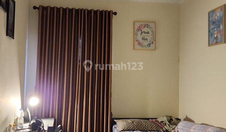 Rumah Semi Furnished di Mainroad Nyaman Aman Row Jalan 11m 2