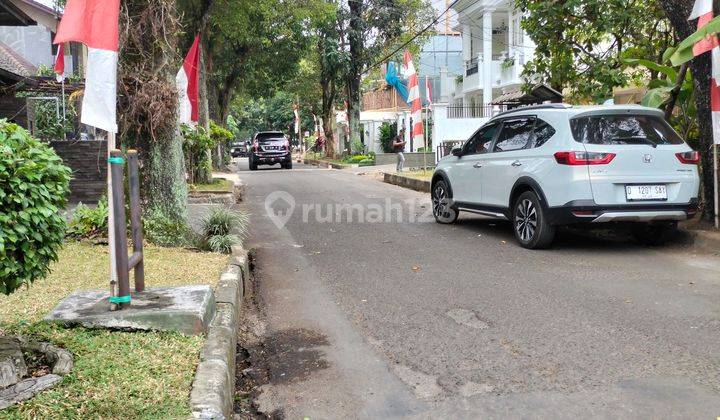 Rumah Desain Belanda Strategis  Sayap Riau  1