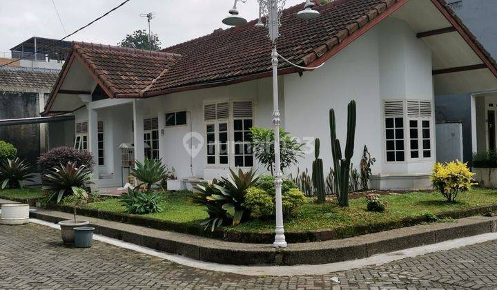 Rumah Cantik Strategis Abis di Coblong kota Bandung  1