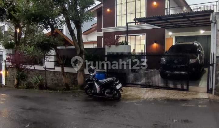 Rumah Mewah 2 Lantai di Cluster Cihanjuang Cimahi Rumah Mewah 2 Lantai di Cluster Cihanjuang Cimahi